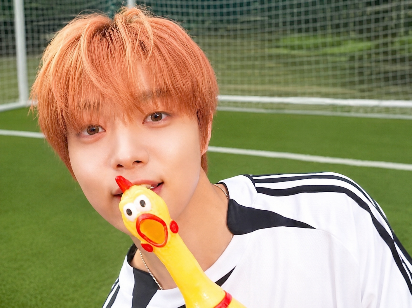 Behind-the-scenes cut of EJ (&TEAM)
