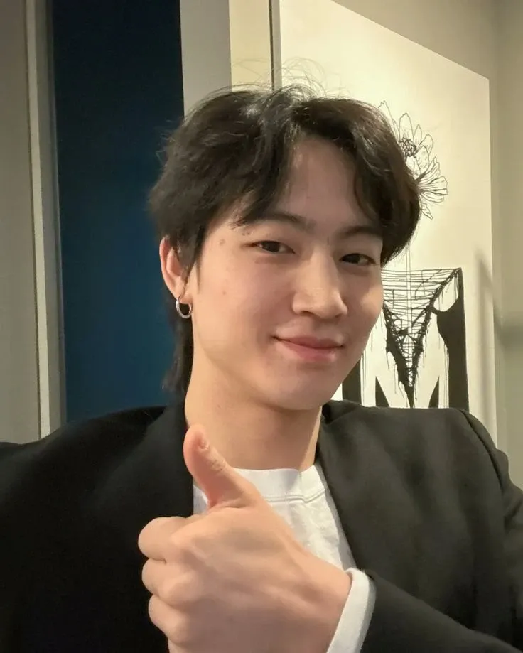 Behind-the-scenes cut of JAY B (GOT7)