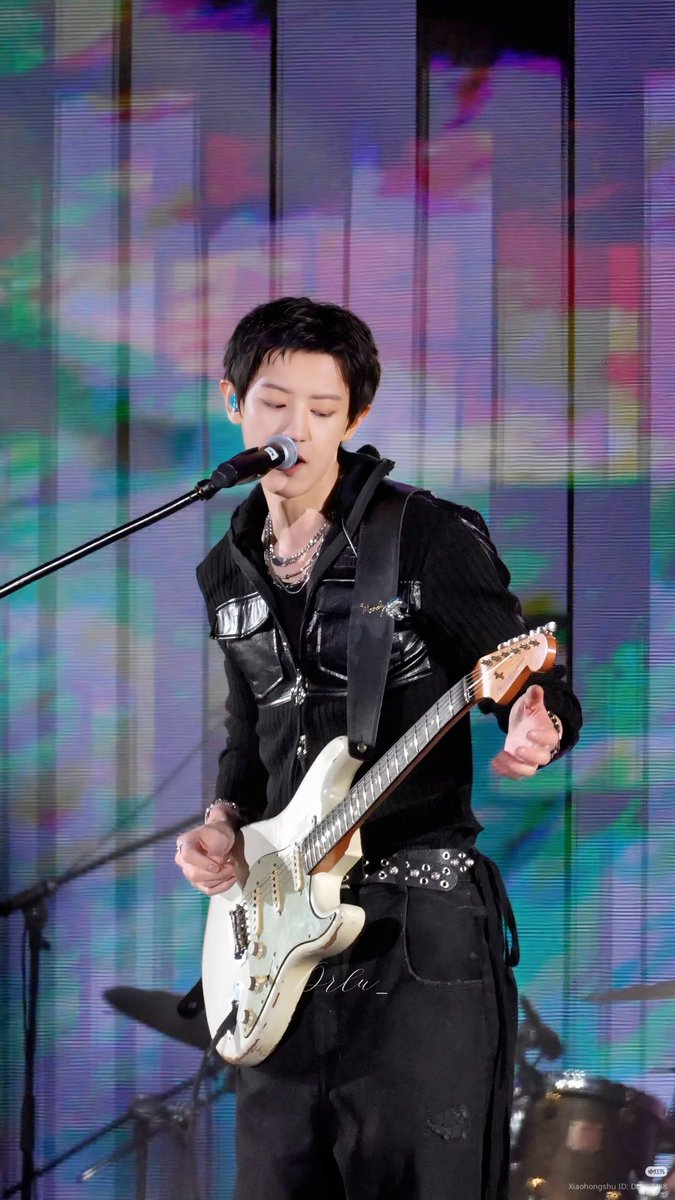 燦烈 (EXO)的最新活動照片