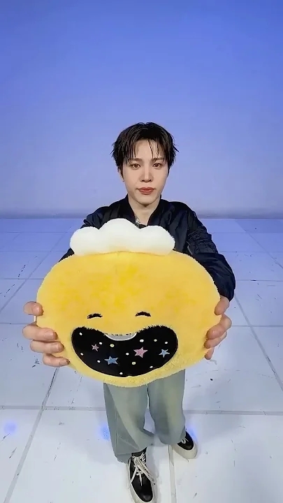 Recent activity shot of TREASURE