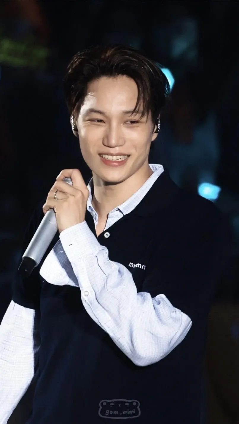 A heartfelt wallpaper shared by Kai (EXO)'s fans