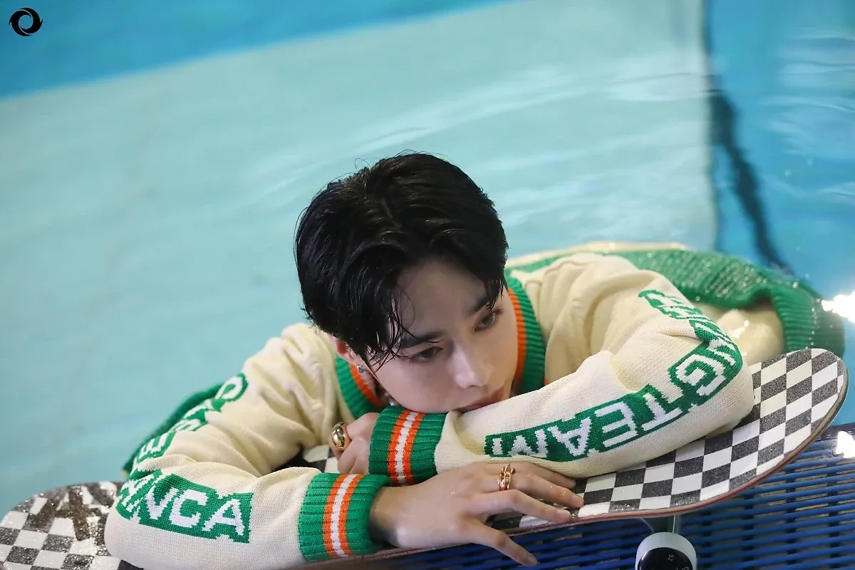 Behind-the-scenes cut of Hanbin (TEMPEST)
