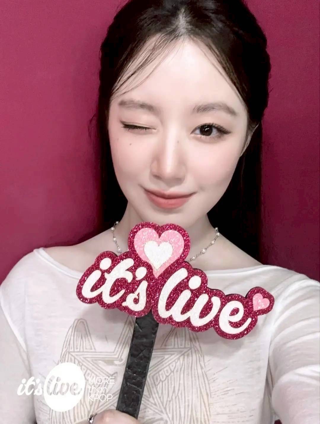 Behind-the-scenes cut of Shuhua (i-dle)