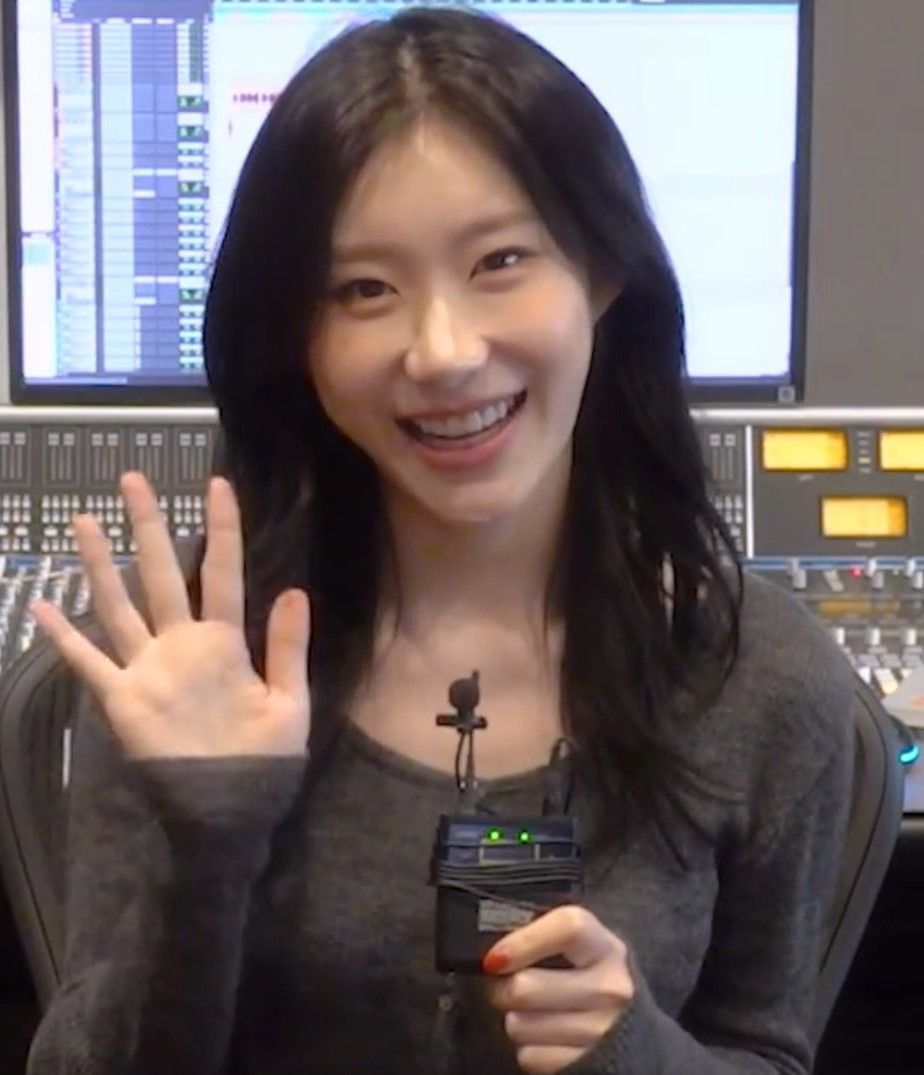 彩领 (ITZY)的最新活动照片