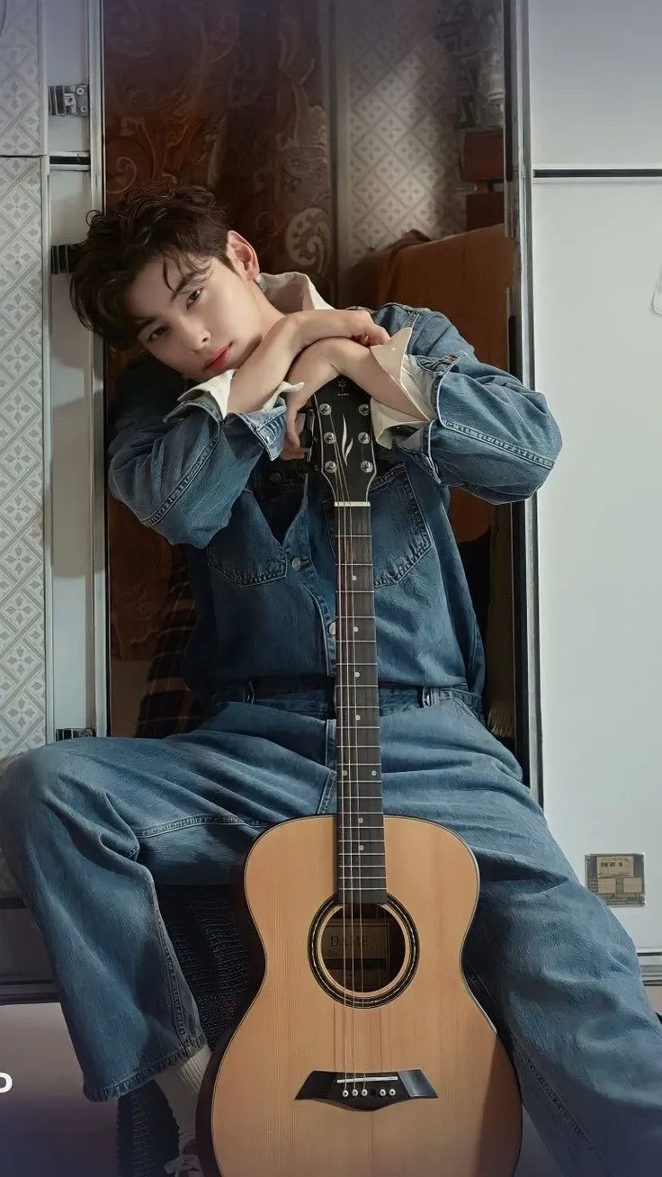 A heartfelt wallpaper shared by Eunwoo (ASTRO)'s fans