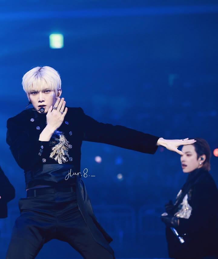 弘中 (ATEEZ)的幕後花絮