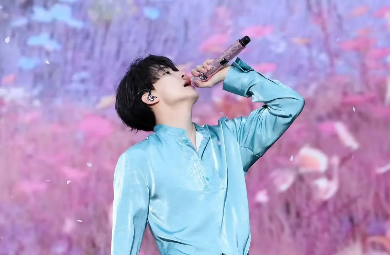 Behind-the-scenes cut of Jeonghan (SEVENTEEN)