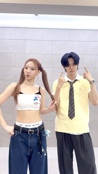 Foto aktivitas terbaru TWICE