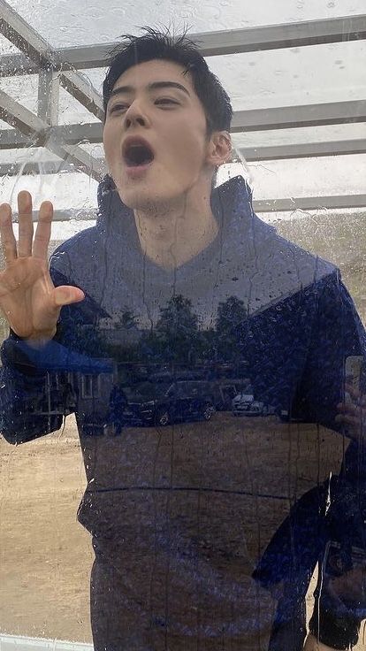 A moment captured by Eunwoo (ASTRO)'s fan