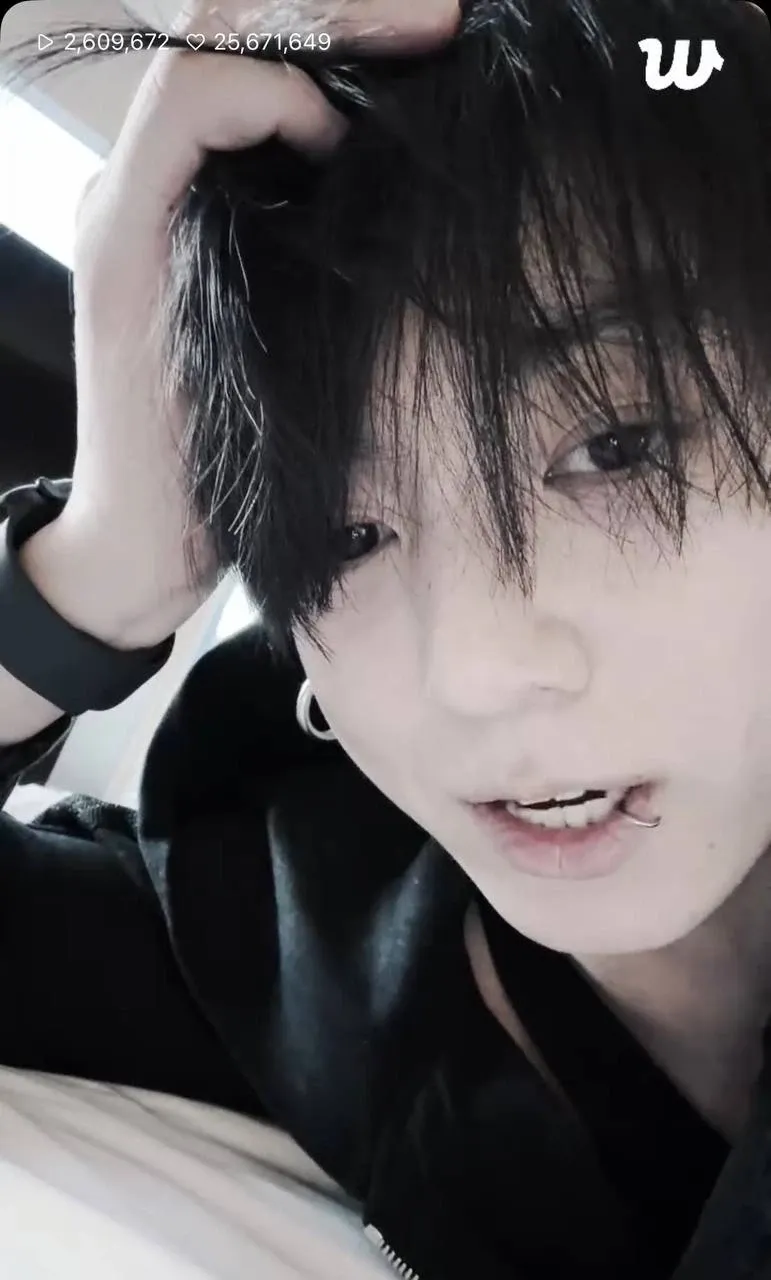 Latest photo of Jungkook (BTS)