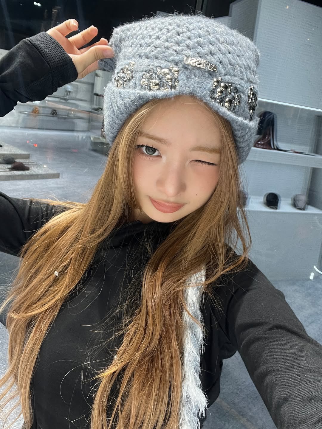 Foto aktivitas terbaru Rei (IVE)