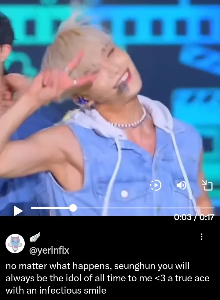 A moment captured by Hyunsuk's fan