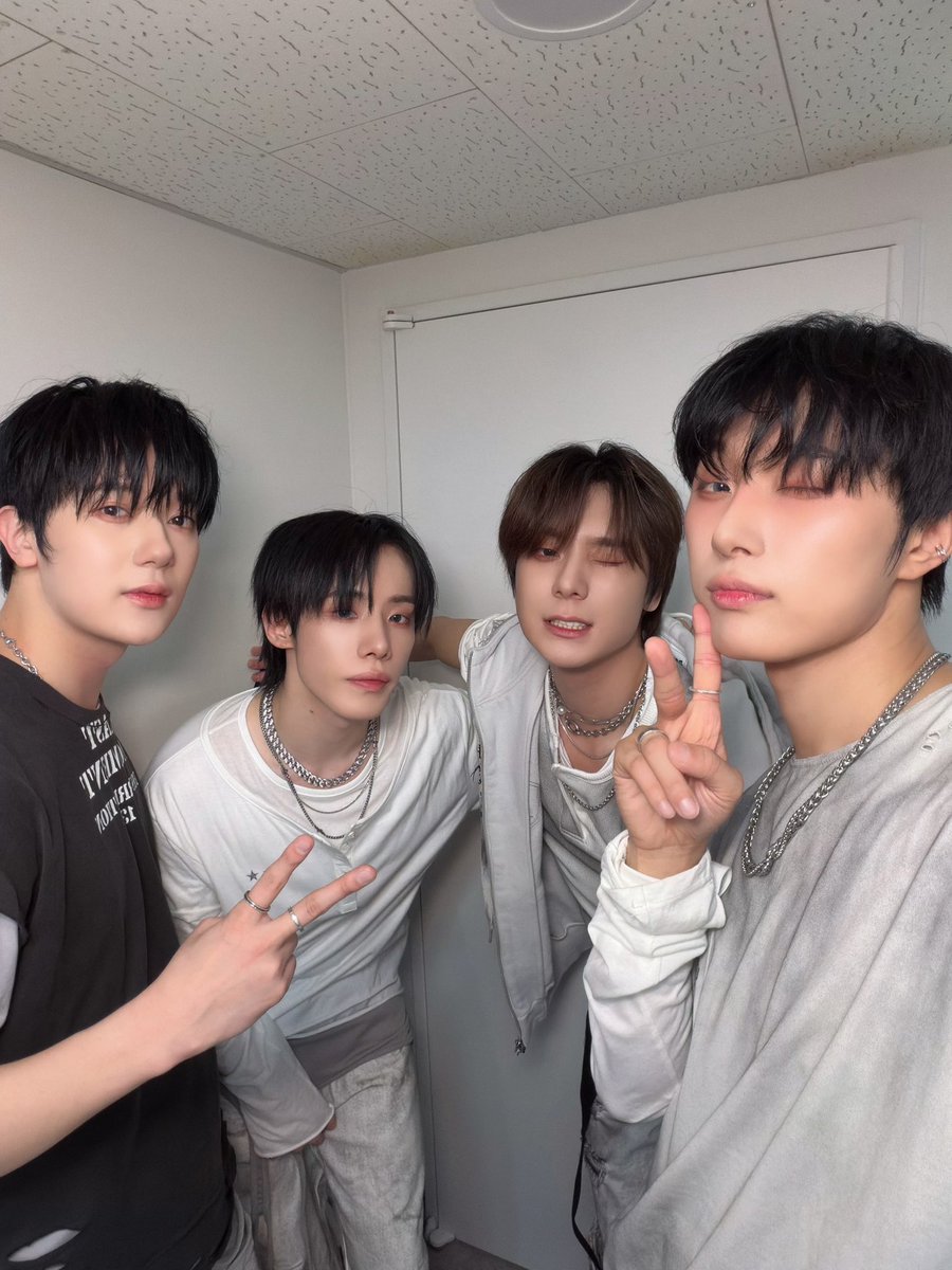 Behind-the-scenes cut of OMEGA X