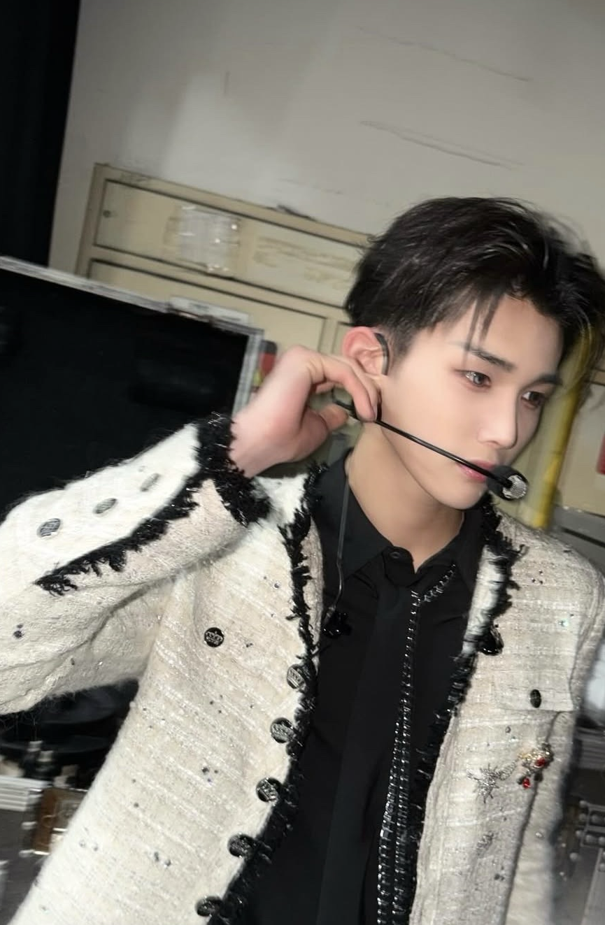 Recent activity shot of Jo (&TEAM)