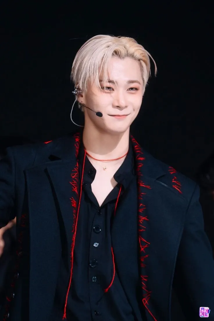 A moment captured by Moonbin (ASTRO)'s fan