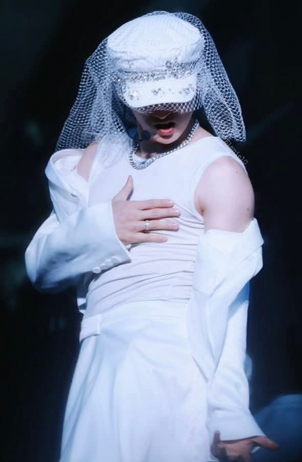 Foto terbaru Eunhyuk (Super Junior)