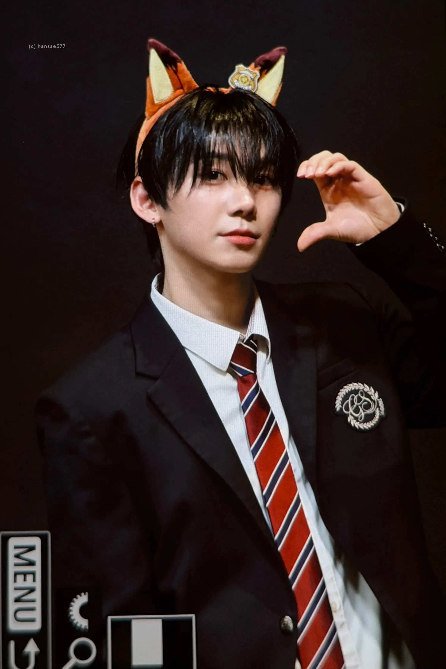 パク・ハン (AHOF)の舞台裏ショット