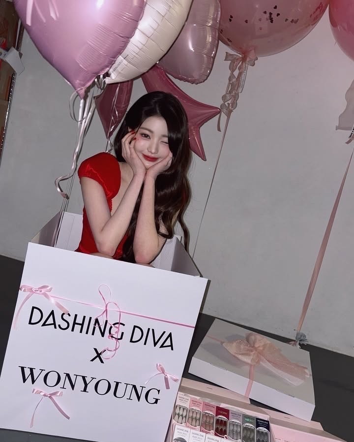 Recent activity shot of Jang Wonyoung (IVE)