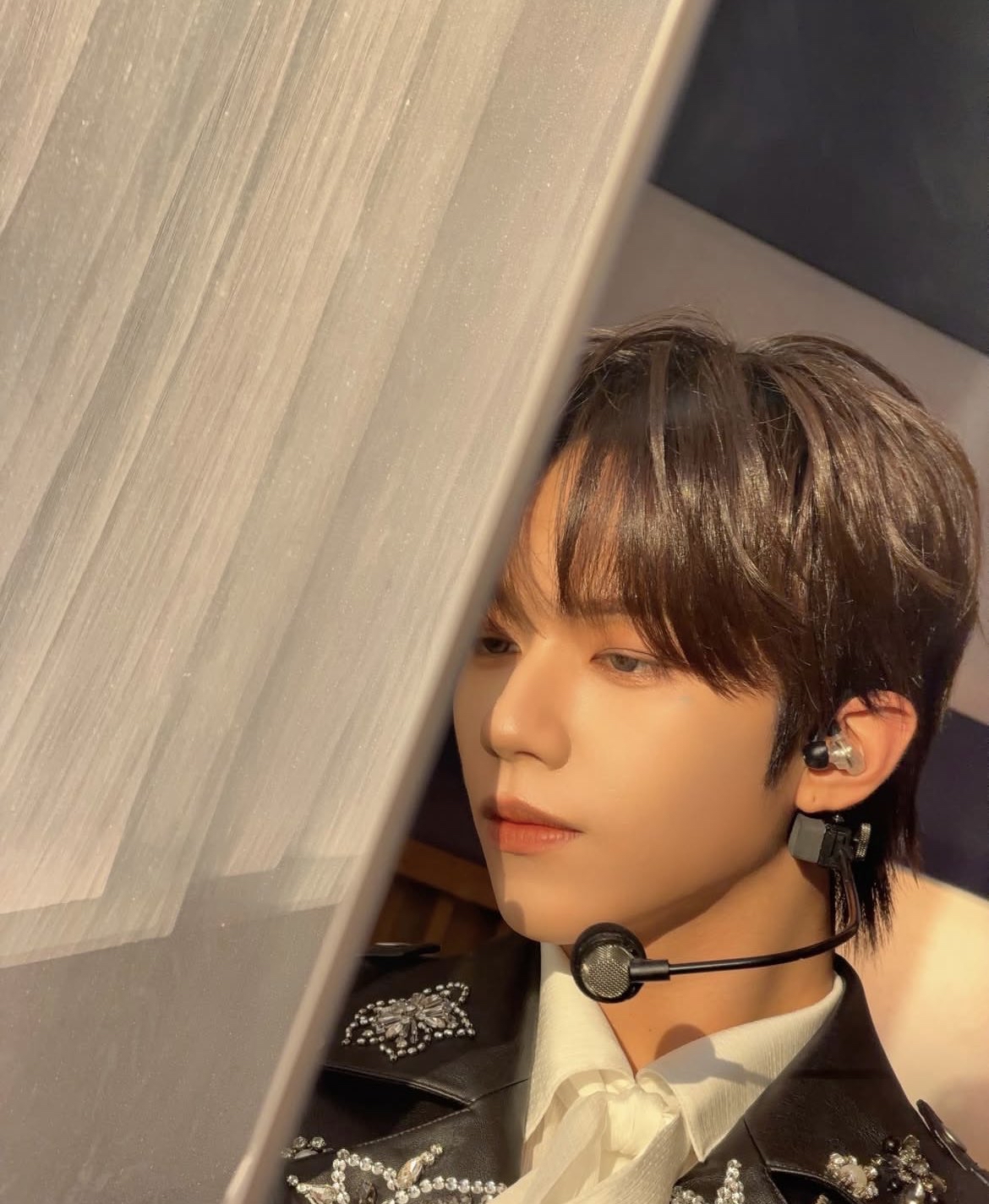 A moment captured by JL (AHOF)'s fan