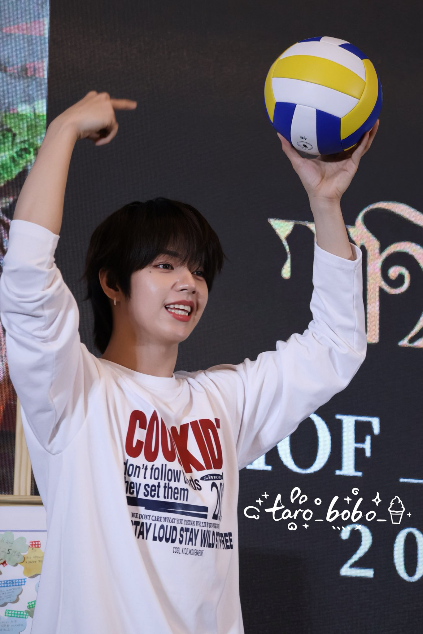 Behind-the-scenes cut of JL (AHOF)