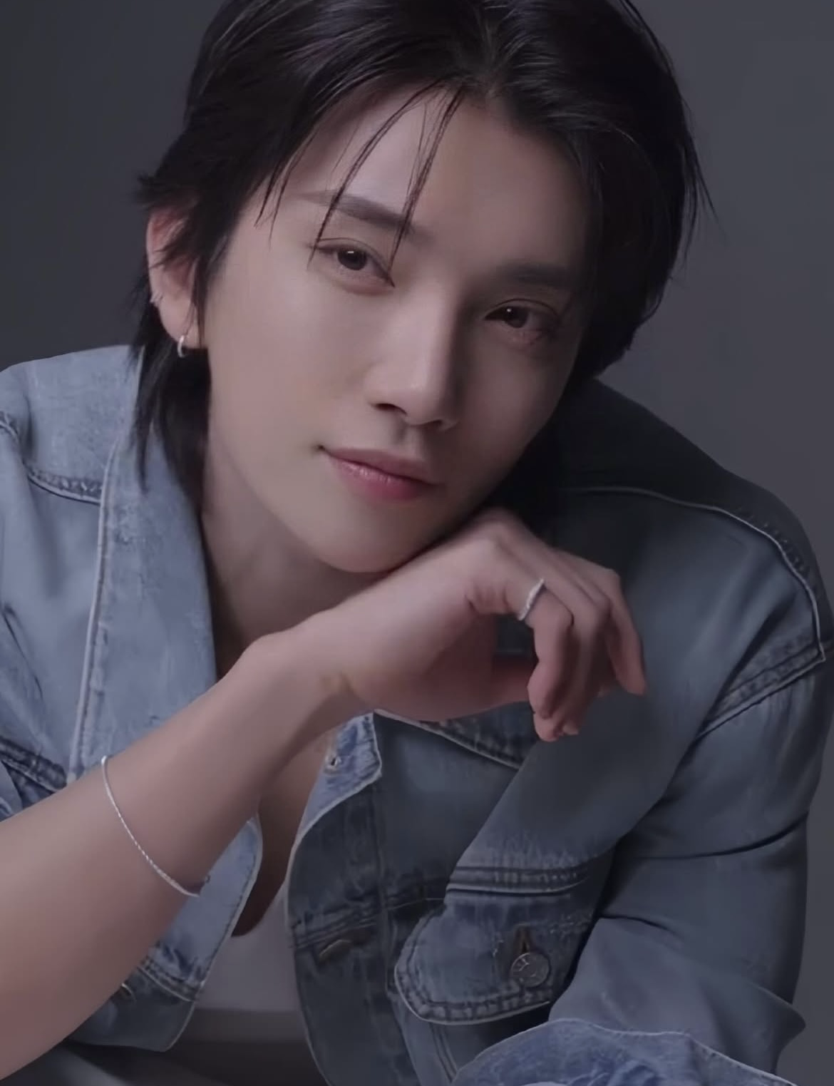 Latest photo of Joshua (SEVENTEEN)