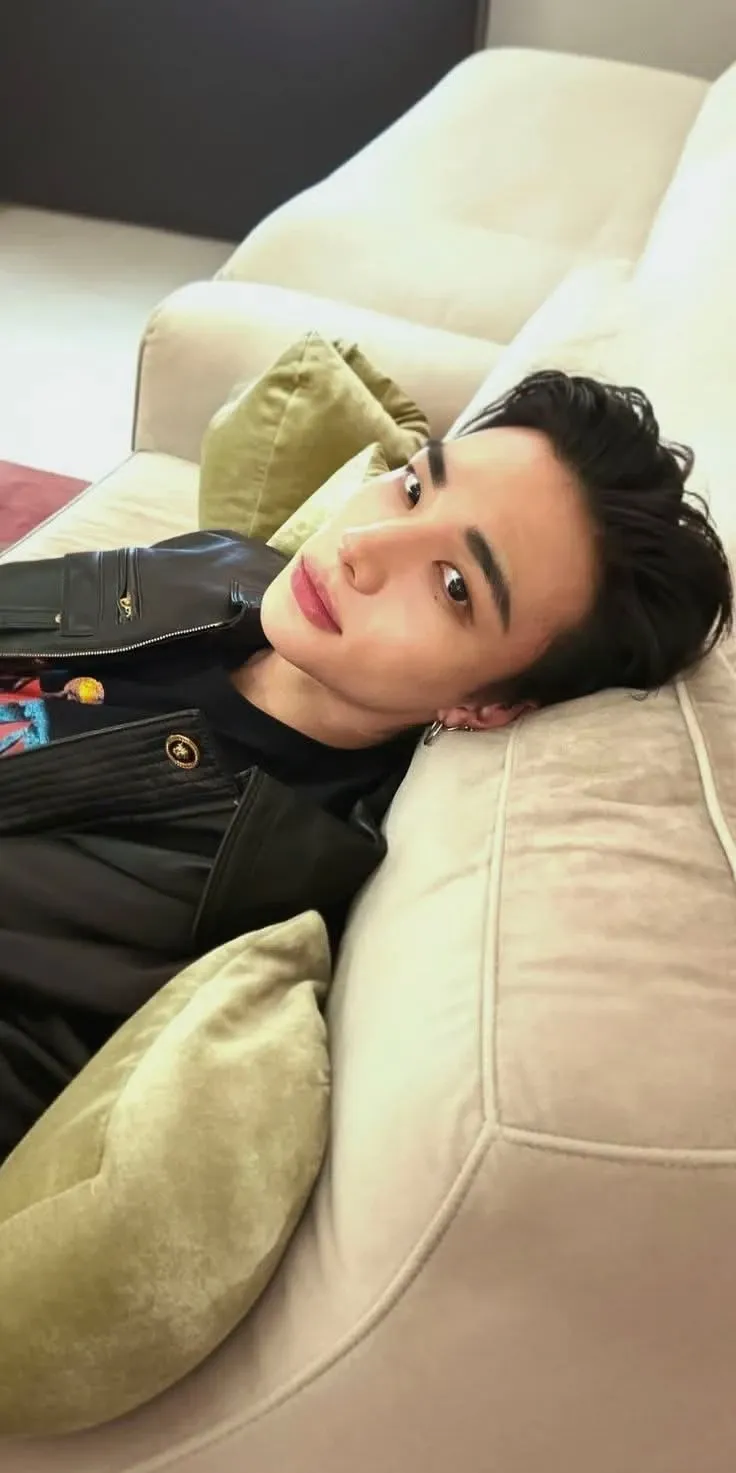 Today's most popular wallpaper in the Hyunjin (Stray Kids) community