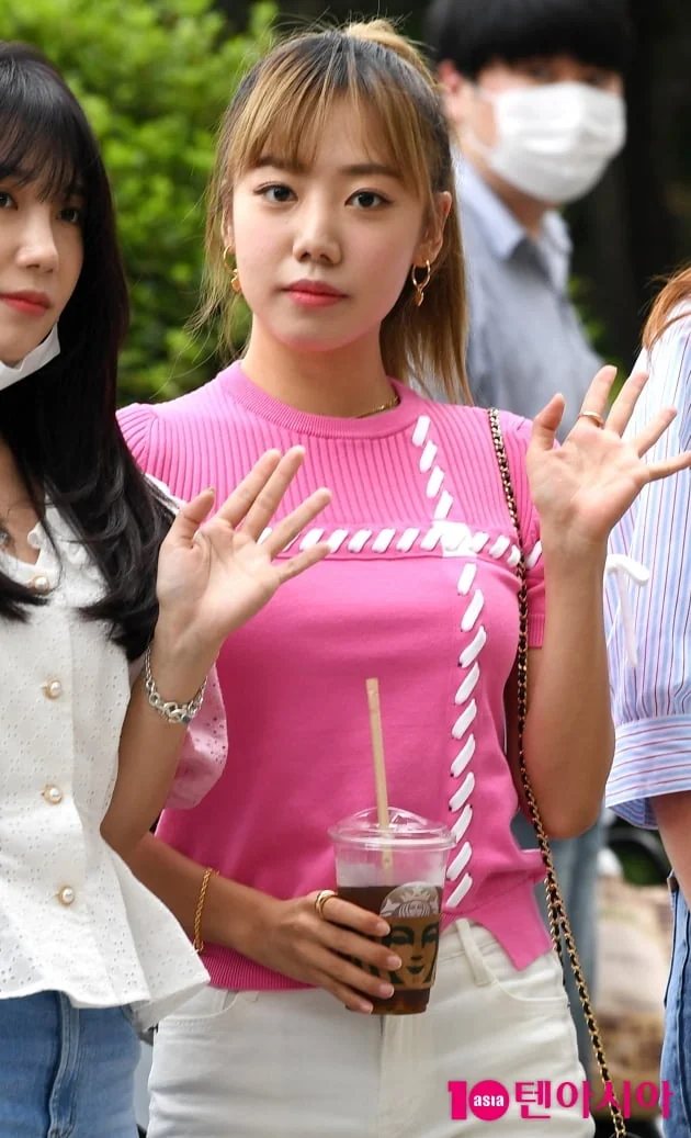 A moment captured by Kim Namjoo (Apink)'s fan