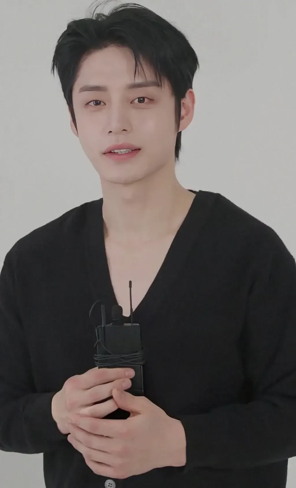 Behind-the-scenes cut of Kim Jiwoong (ZEROBASEONE)