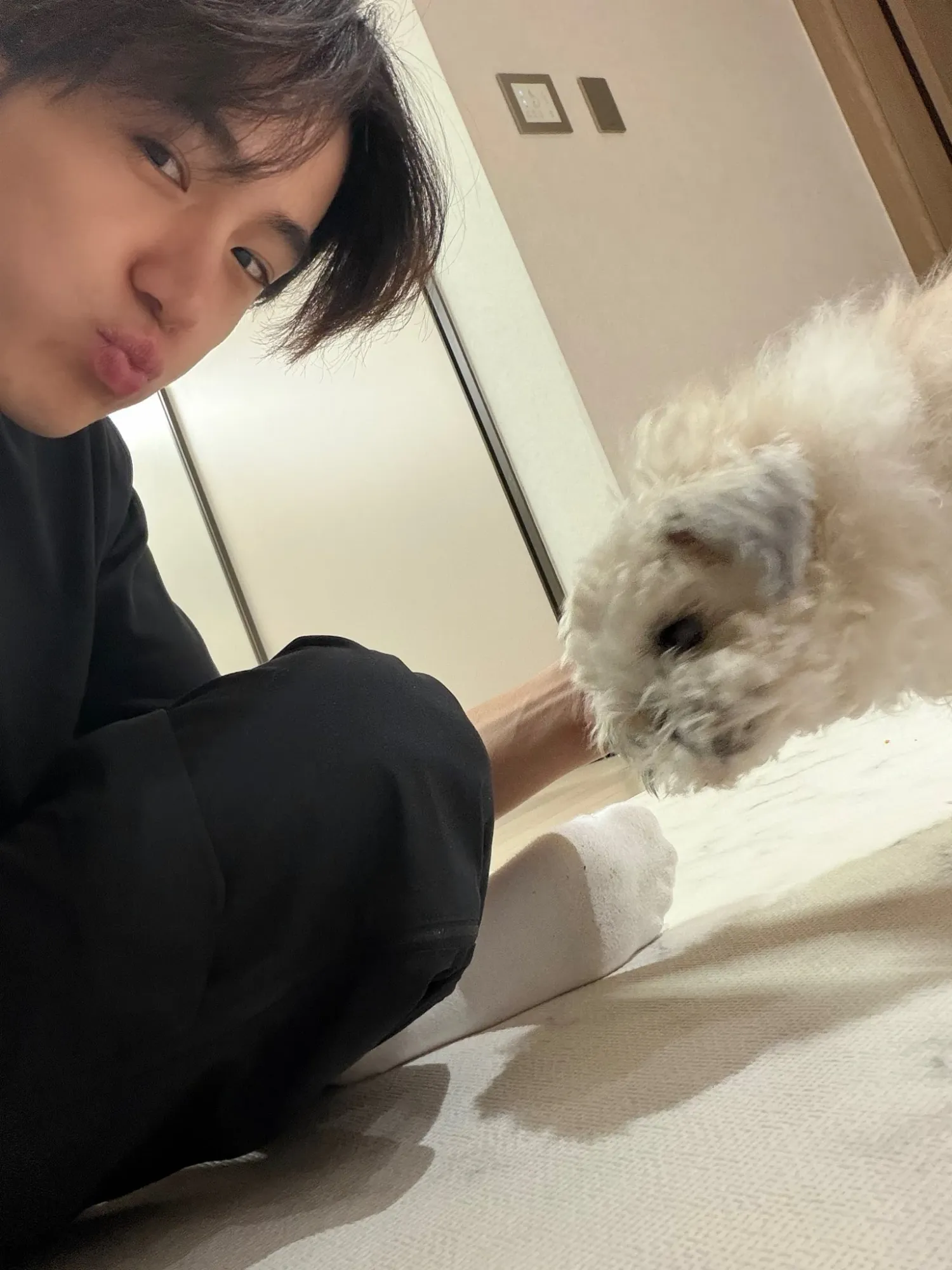 贤在 (THE BOYZ)的最新活动照片