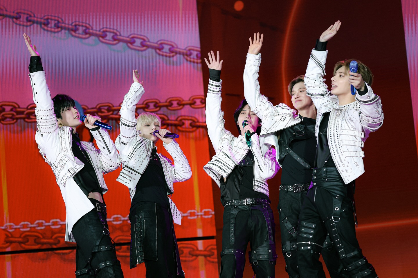 투모로우바이투게더 최근 활동샷