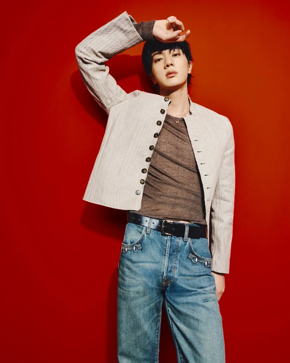 Behind-the-scenes cut of Jin (BTS)