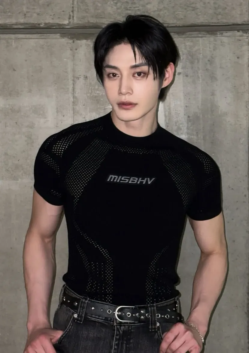 Latest photo of Kim Jiwoong (ZEROBASEONE)