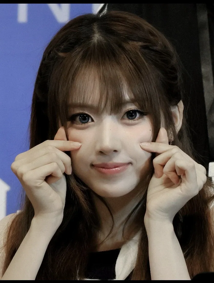 Latest photo of Jiwoo (NMIXX)