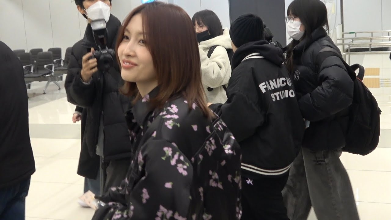 모모 (TWICE)의 최신 사진