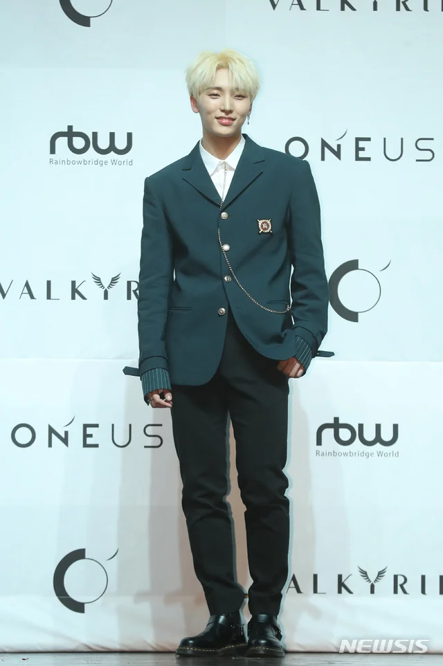 A moment captured by Seoho (ONEUS)'s fan