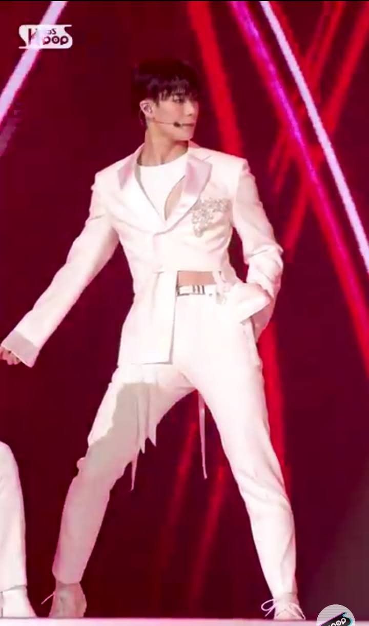 A moment captured by Moonbin (ASTRO)'s fan