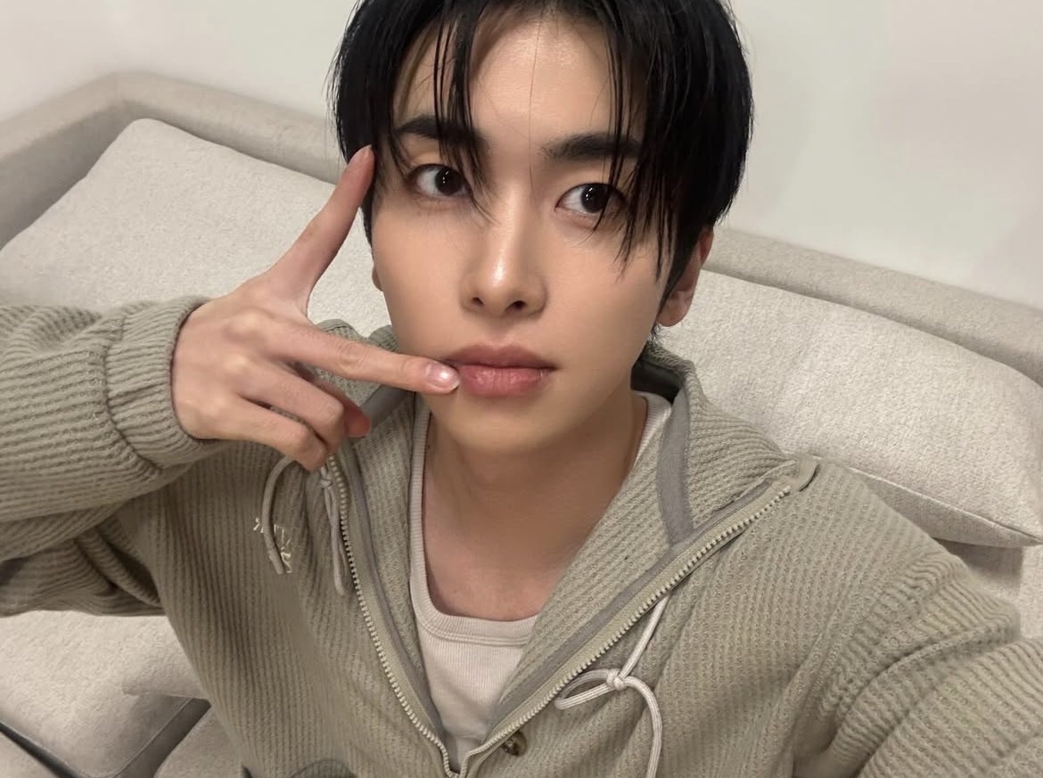 Behind-the-scenes cut of Xiao (UP10TION)