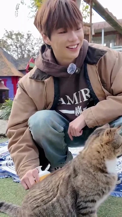 Today's most popular wallpaper in the Kang Daniel community