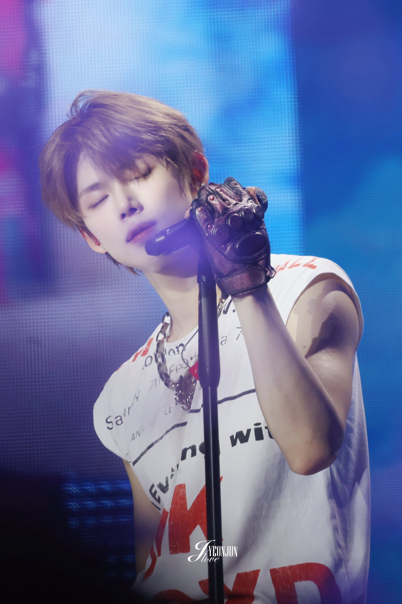 Foto terbaru Yeonjun (TOMORROW X TOGETHER)