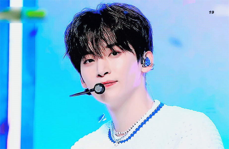 A moment captured by Jungmo (CRAVITY)'s fan