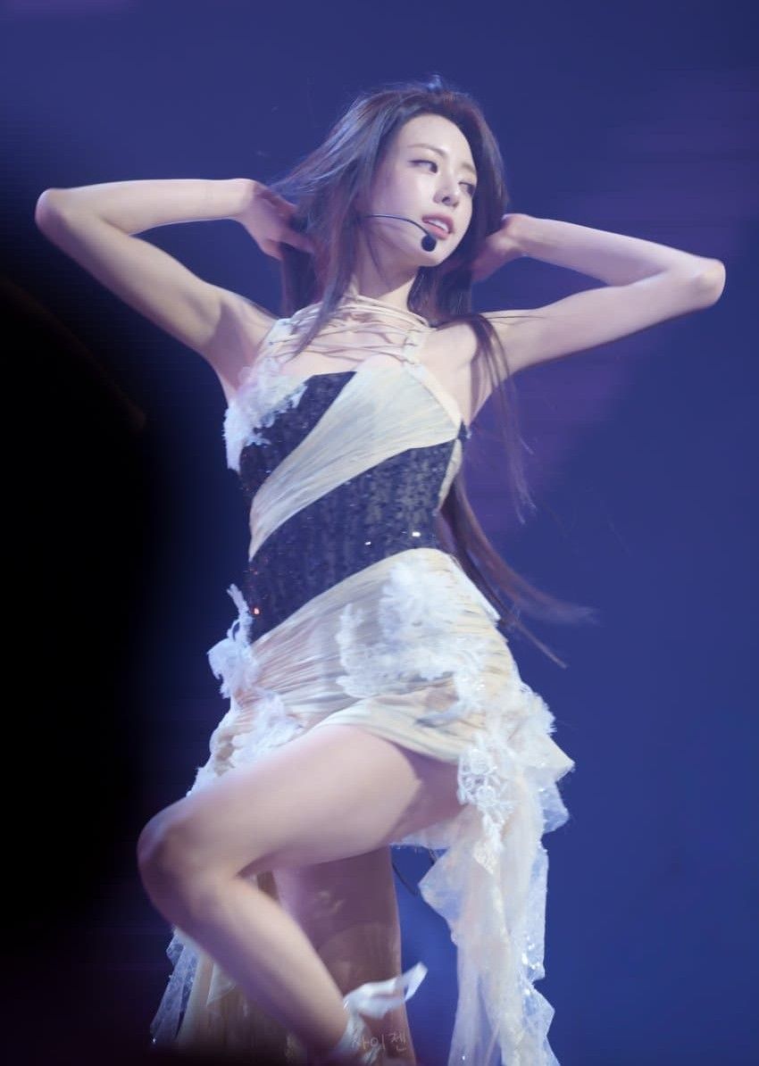 A moment captured by Yuna (ITZY)'s fan