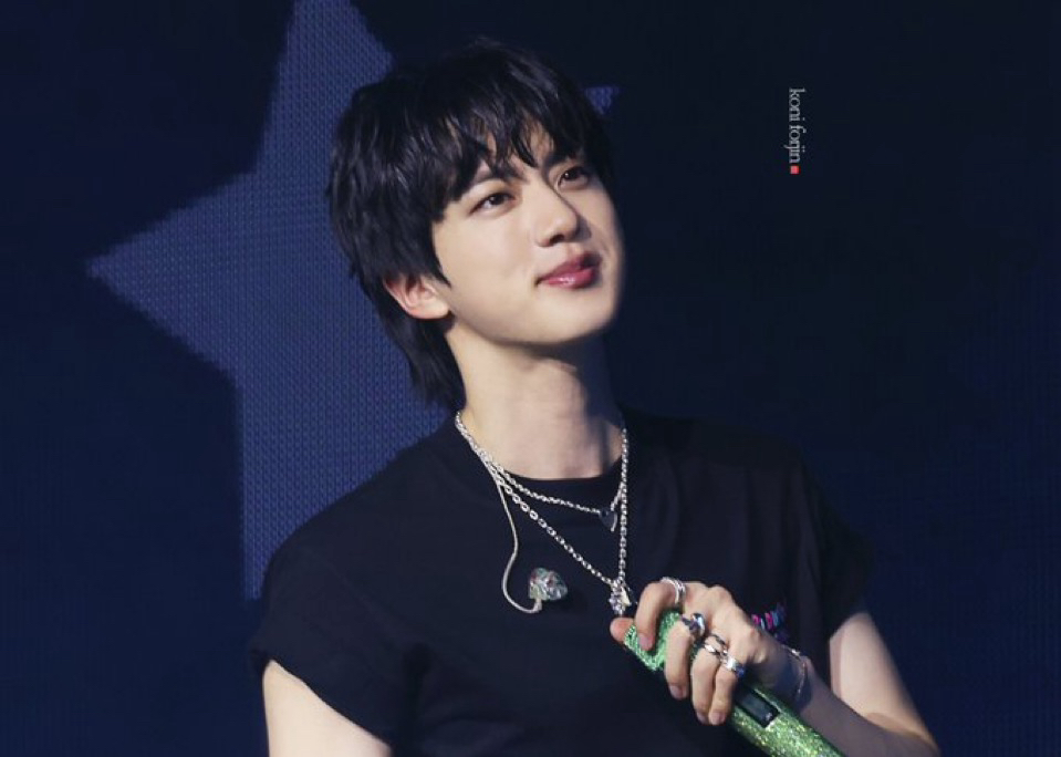 Foto aktivitas terbaru Jin (BTS)
