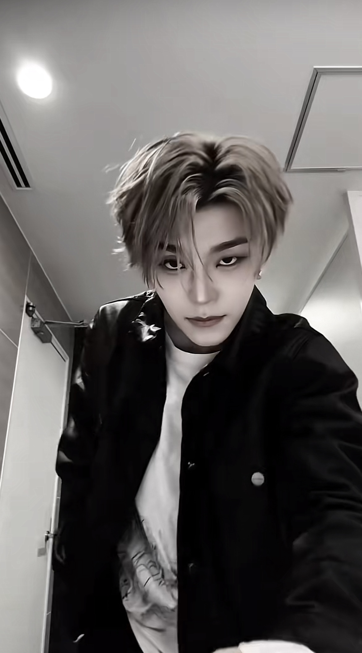 Fan-made special wallpaper for He Xinlong (ALPHA DRIVE ONE)