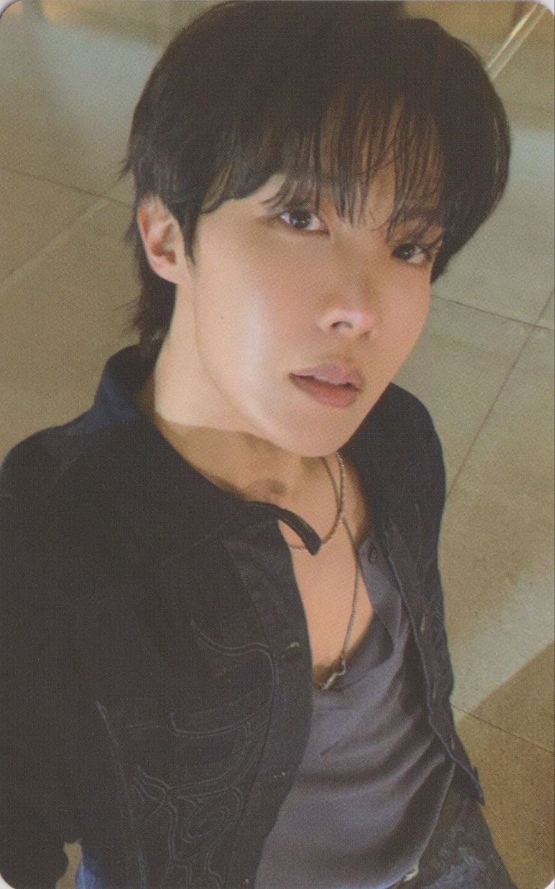 Foto terbaru j-hope (BTS)