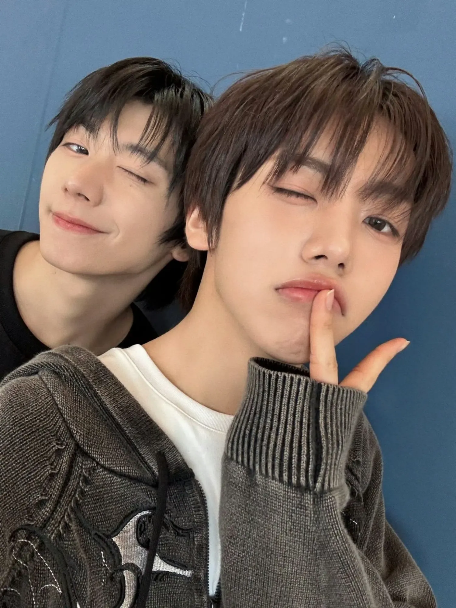 パク・ハン (AHOF)の舞台裏ショット