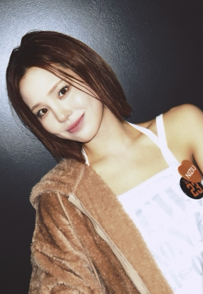 Behind-the-scenes cut of Mako (NiziU)