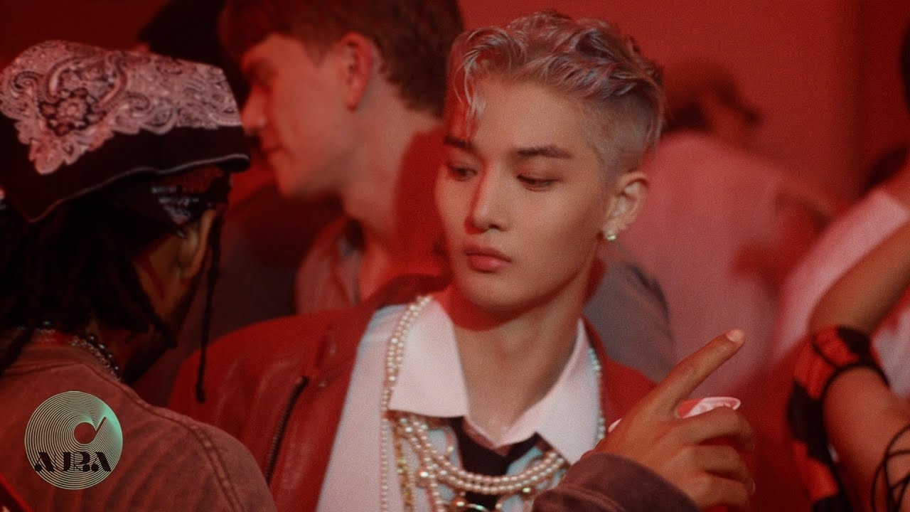 Behind-the-scenes cut of Bae Jinyoung