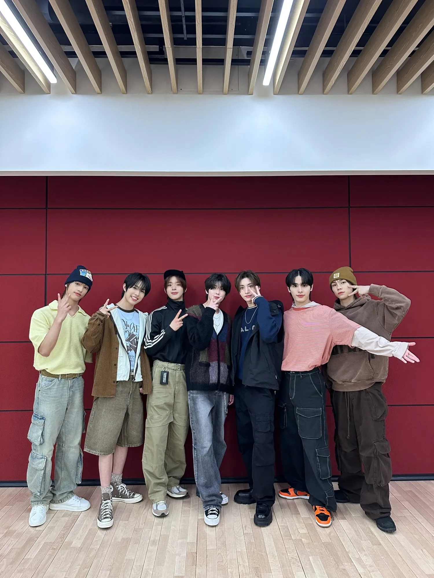 Behind-the-scenes cut of So Geon (NEXZ)