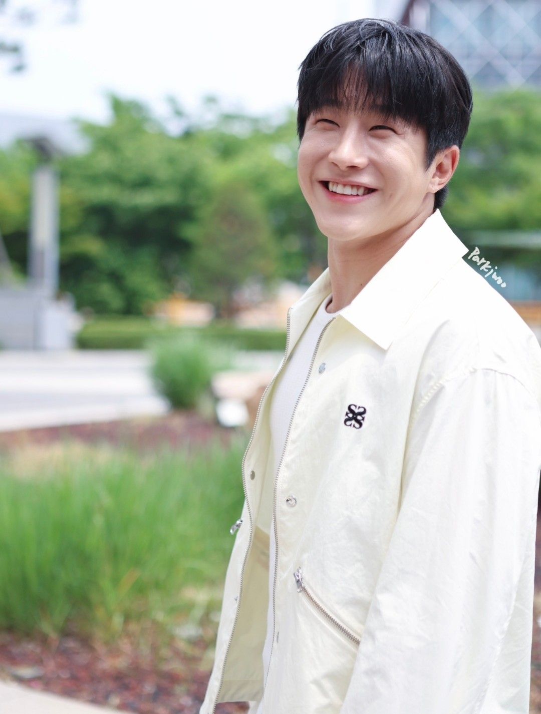Behind-the-scenes cut of Jinjin (ASTRO)