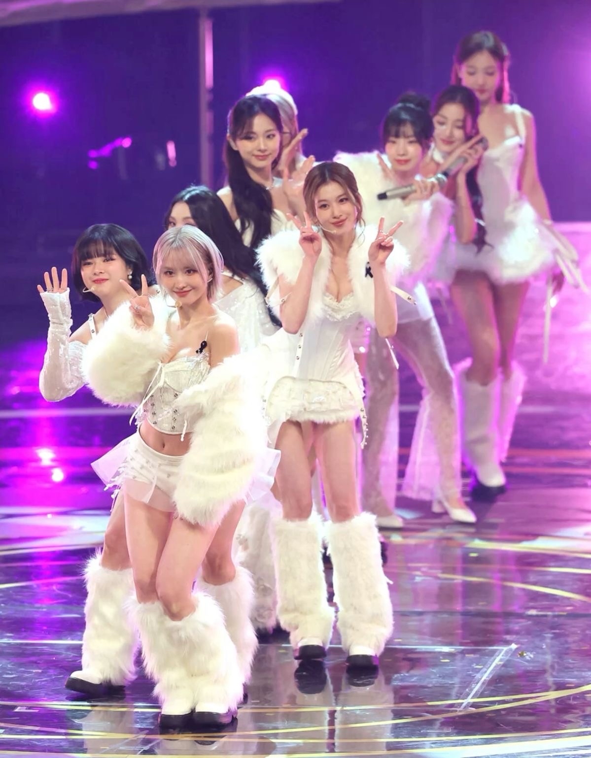 TWICE의 비하인드 컷